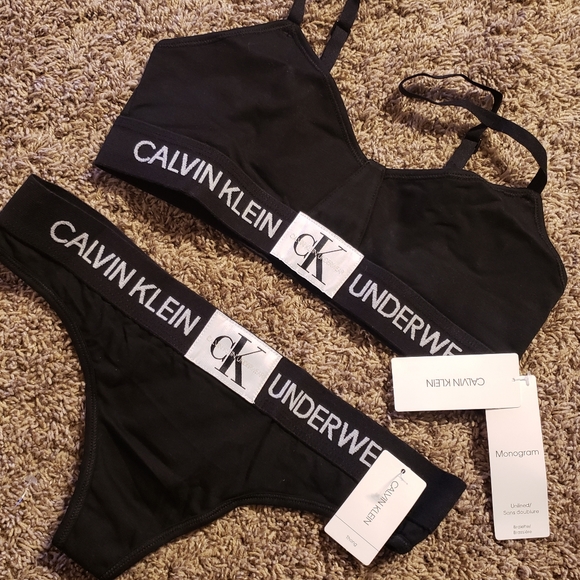 Calvin Klien Monogram Thong Set - Picture 2 of 6